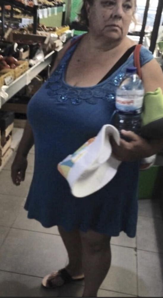 10P Supermarket Granny 5