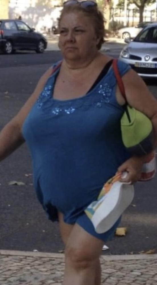 10P Supermarket Granny 5