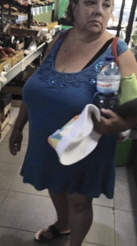 10P Supermarket Granny 5