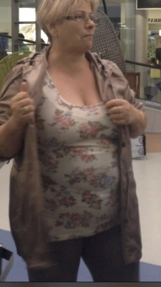 14P Supermarket Granny 10