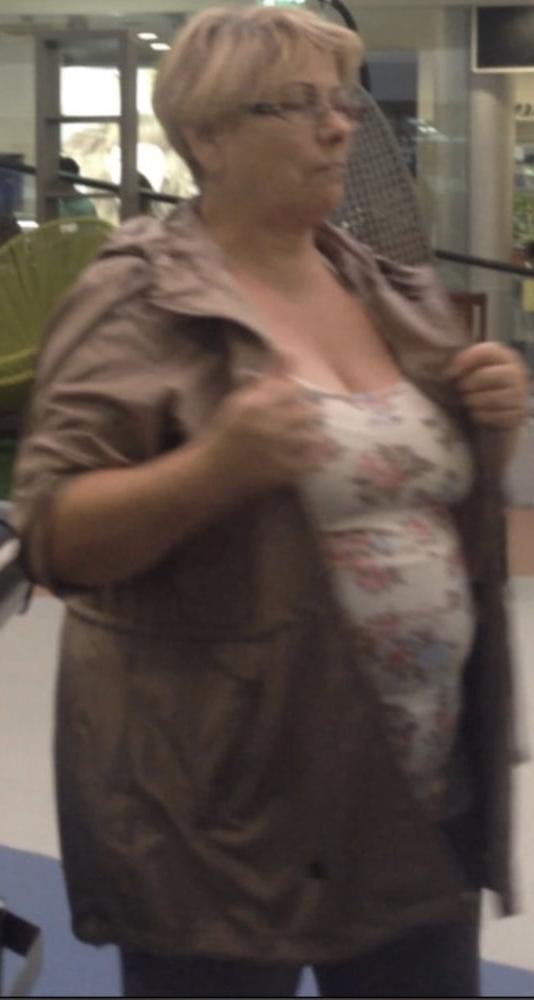 14P Supermarket Granny 10