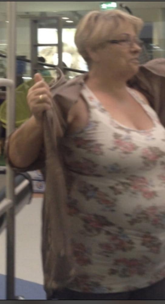 14P Supermarket Granny 10