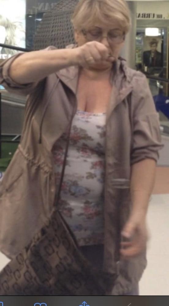 14P Supermarket Granny 10