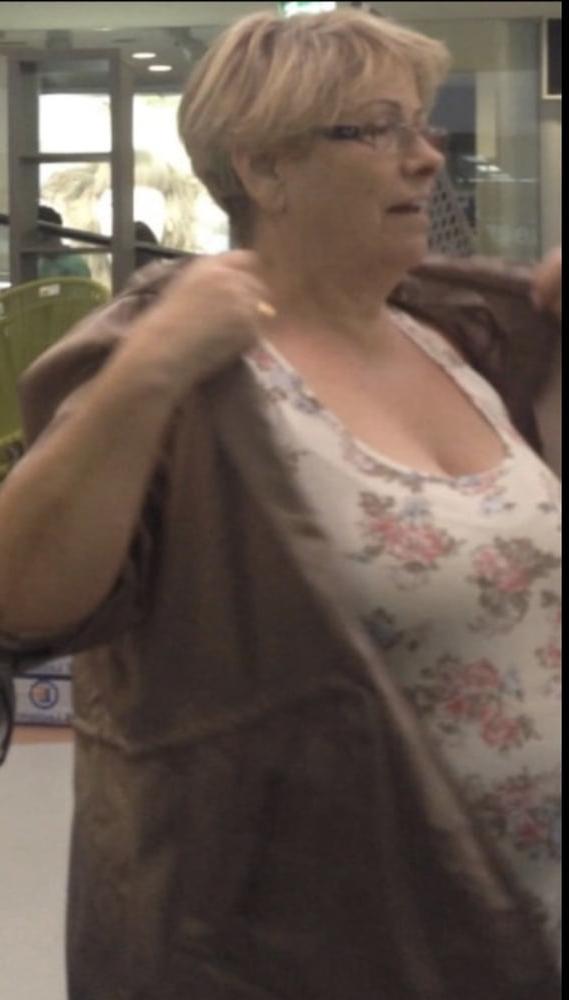 14P Supermarket Granny 10