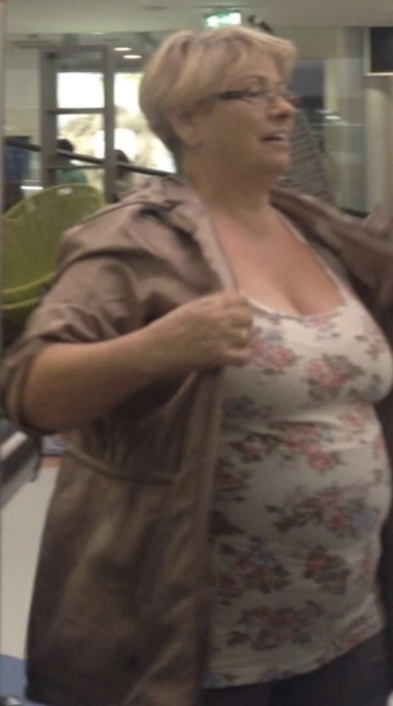 14P Supermarket Granny 10