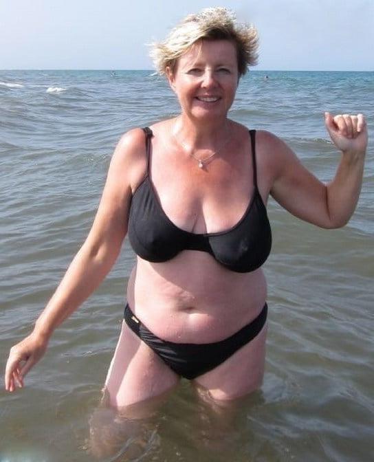 24P Bbw in swimsuits