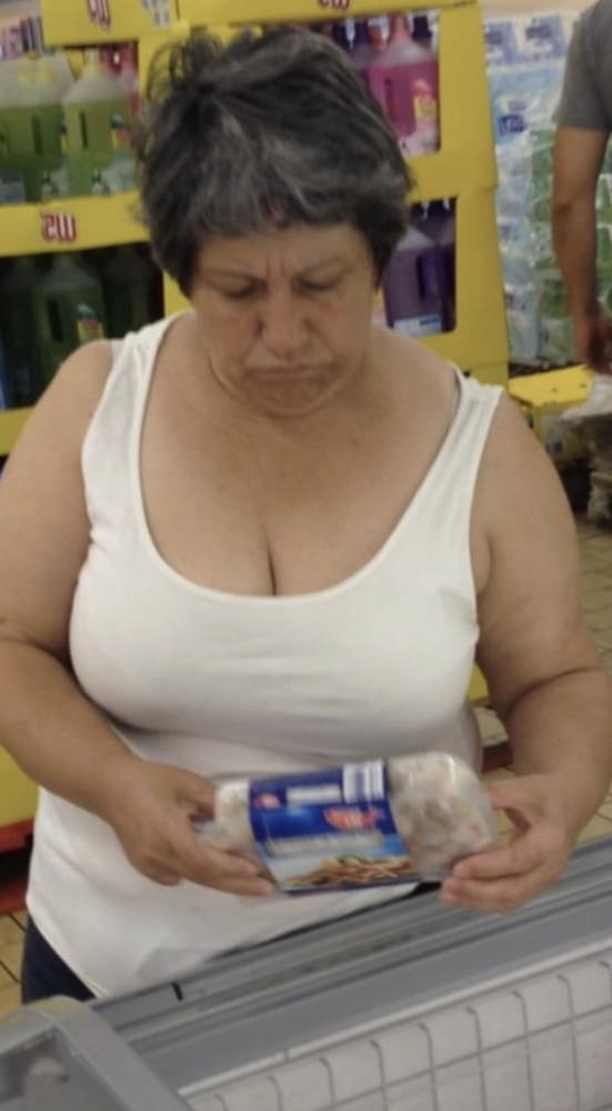 8P Supermaket Granny 2