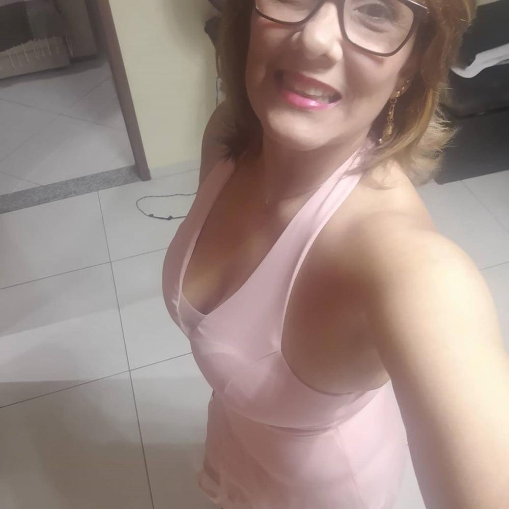 10P Amateur granny
