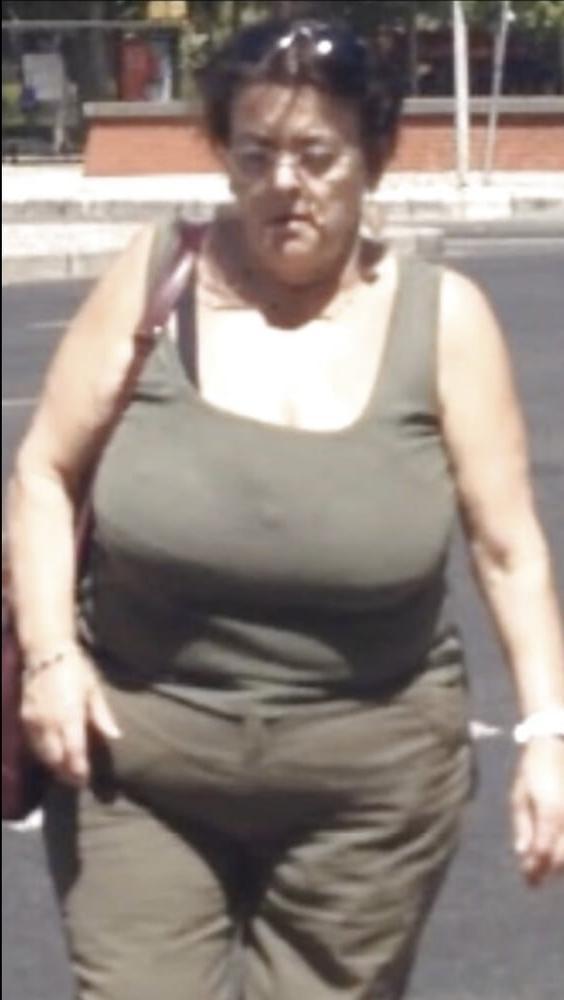 5P Big Titts Granny