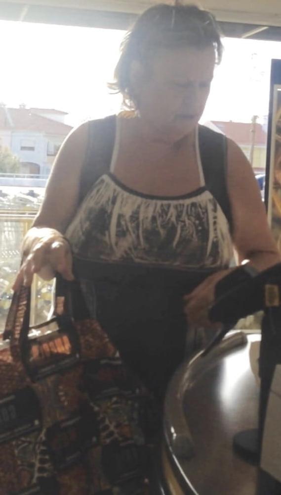 22P Supermarket Granny 14