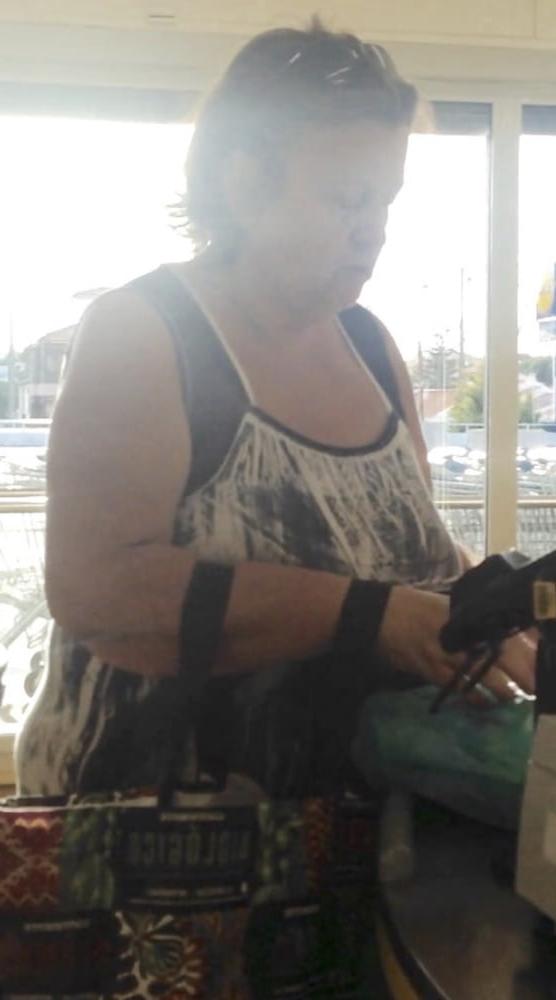 22P Supermarket Granny 14
