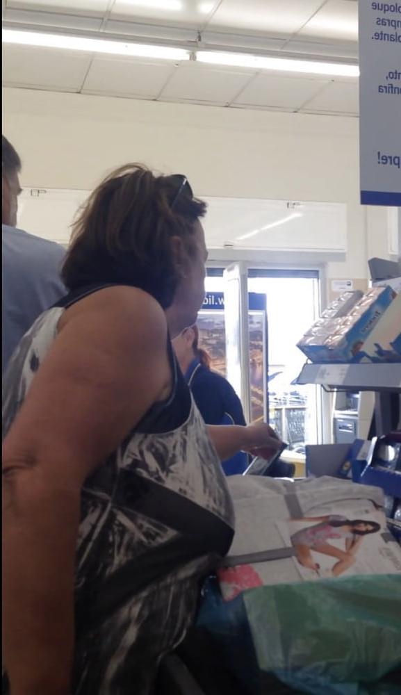 22P Supermarket Granny 14