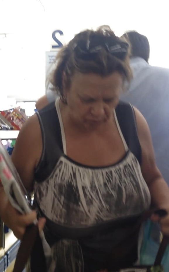 22P Supermarket Granny 14