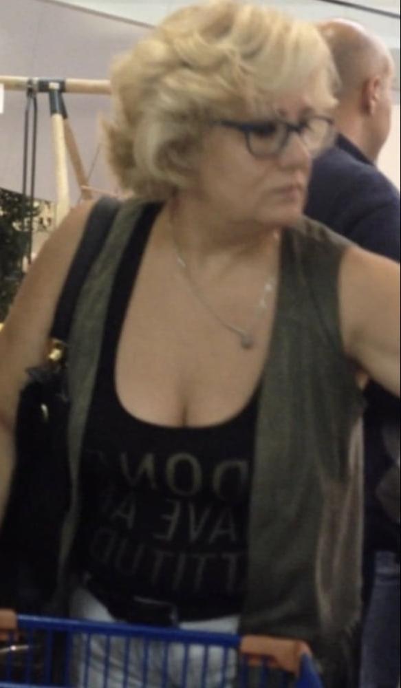 25P Supermarket Granny 9