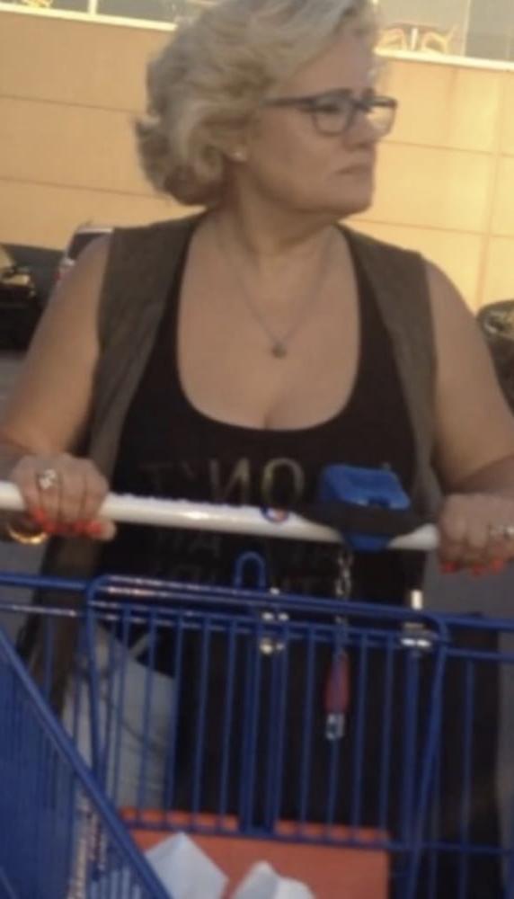 25P Supermarket Granny 9