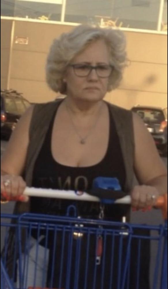 25P Supermarket Granny 9