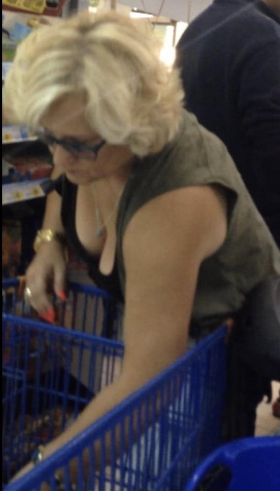 25P Supermarket Granny 9