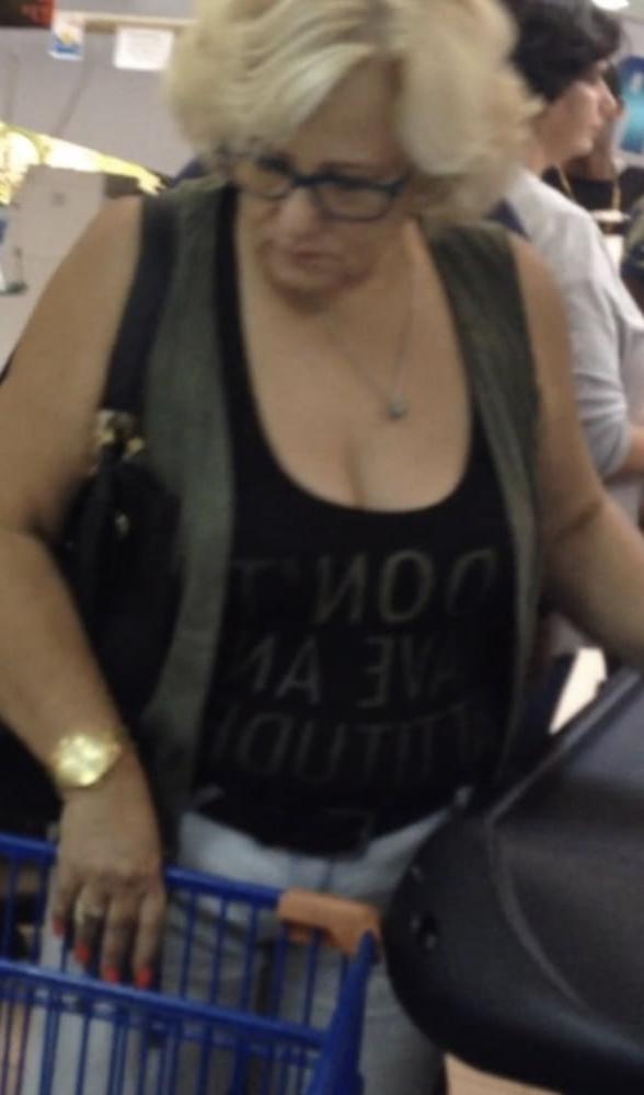 25P Supermarket Granny 9