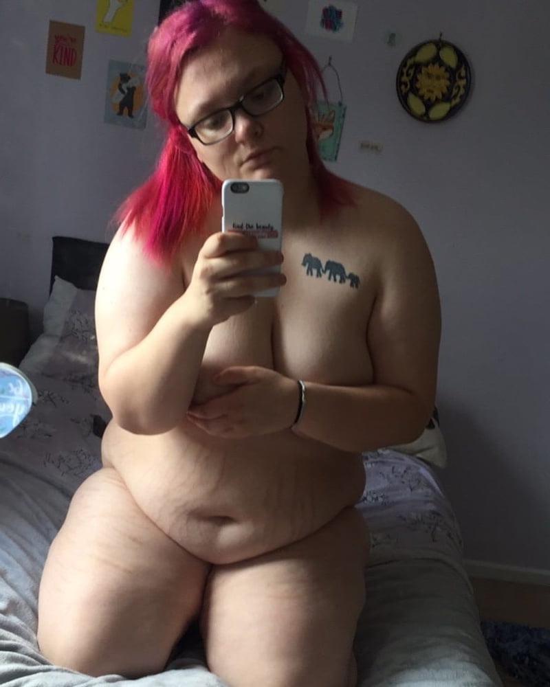 15P Unknown Women (002) BBW How is nude in her bed
