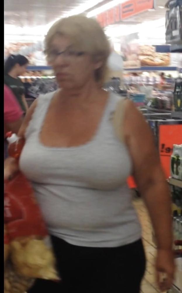 21P Supermarket Granny 7