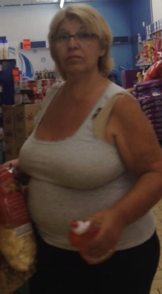 21P Supermarket Granny 7