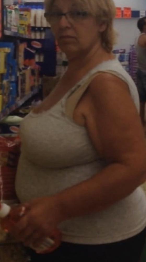 21P Supermarket Granny 7