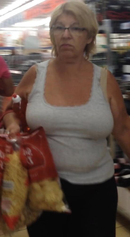 21P Supermarket Granny 7