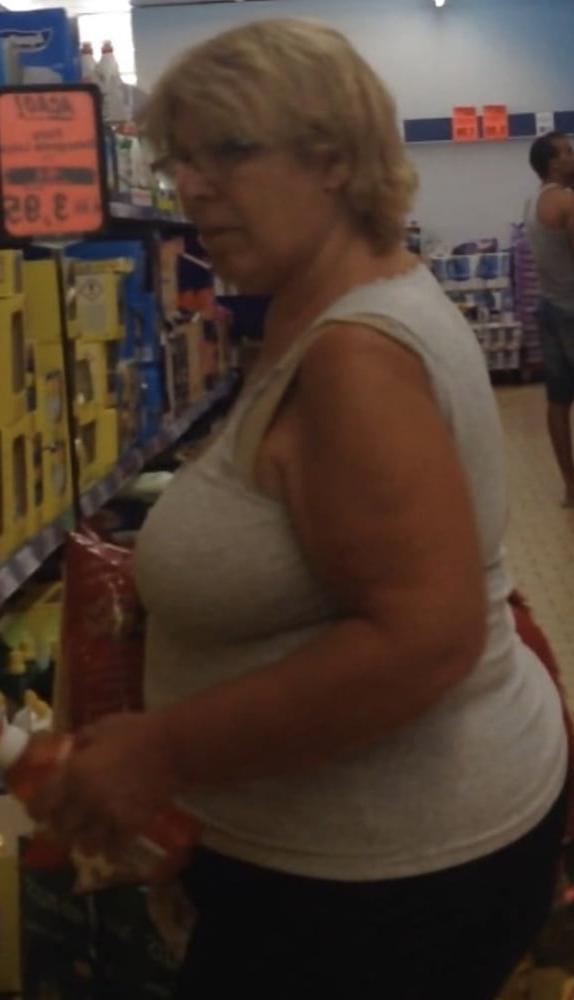 21P Supermarket Granny 7