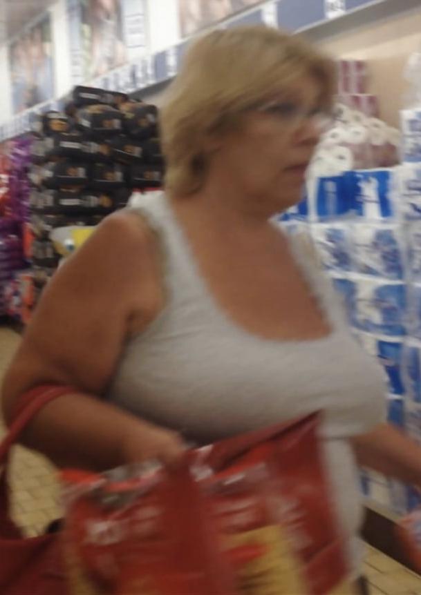 21P Supermarket Granny 7