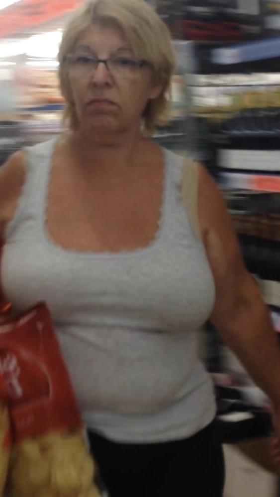21P Supermarket Granny 7