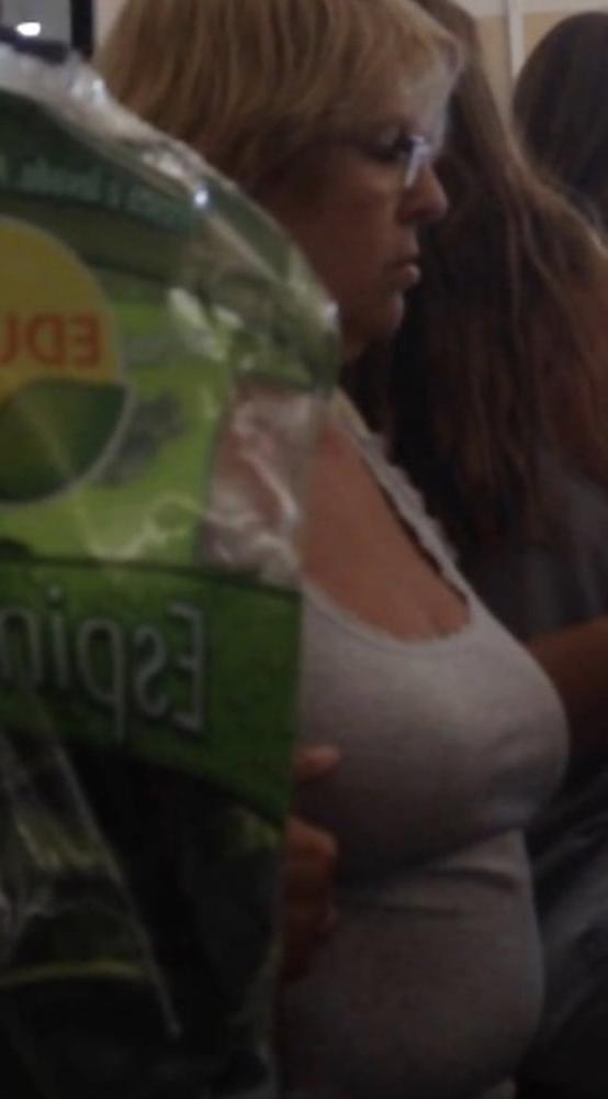21P Supermarket Granny 7