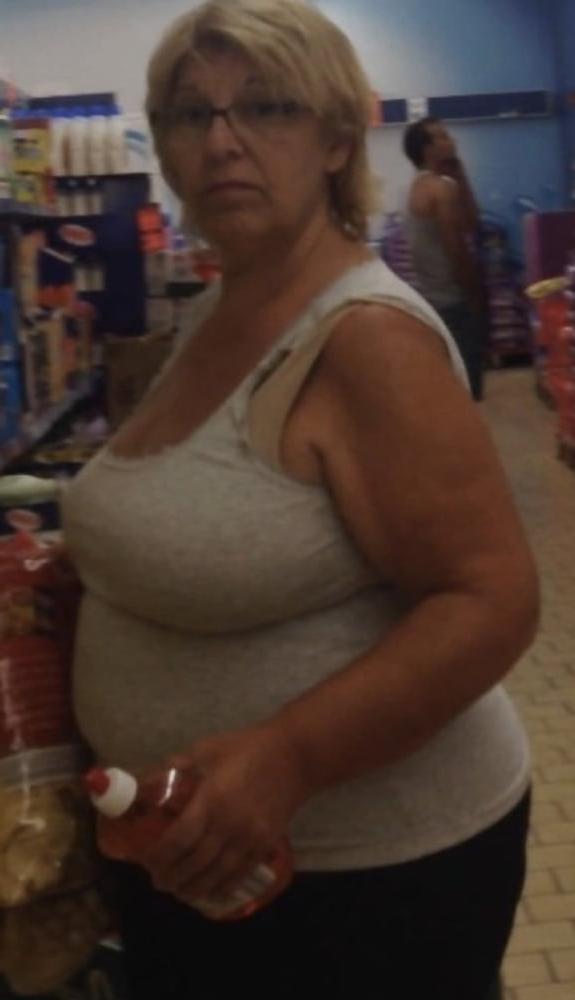 21P Supermarket Granny 7