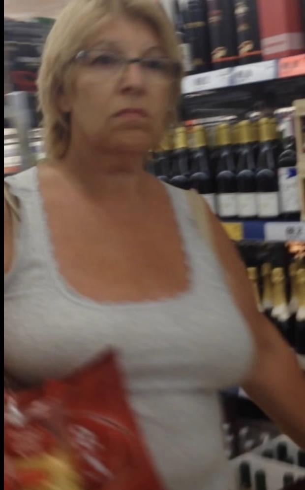 21P Supermarket Granny 7
