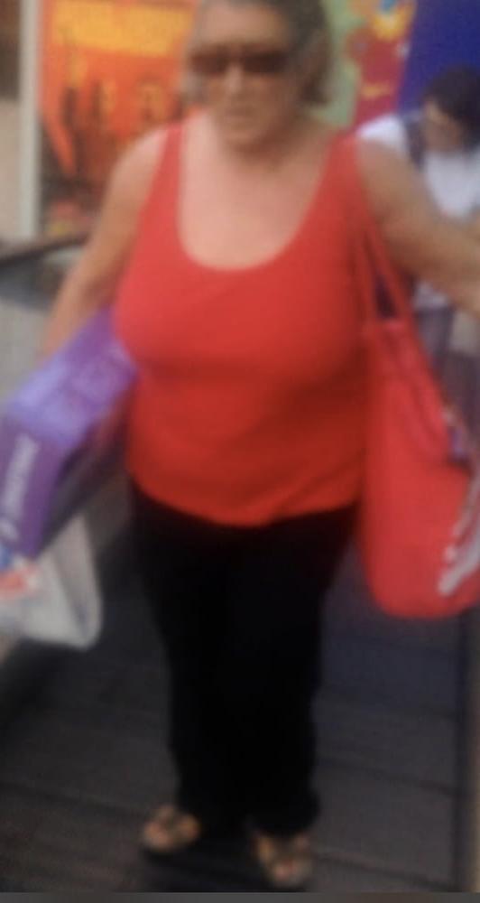 9P Supermarket Granny 6