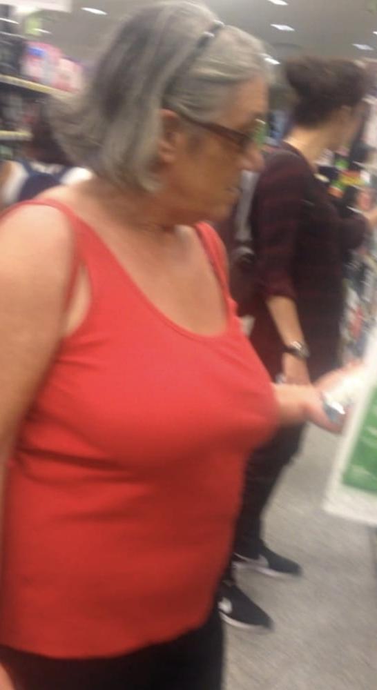 9P Supermarket Granny 6