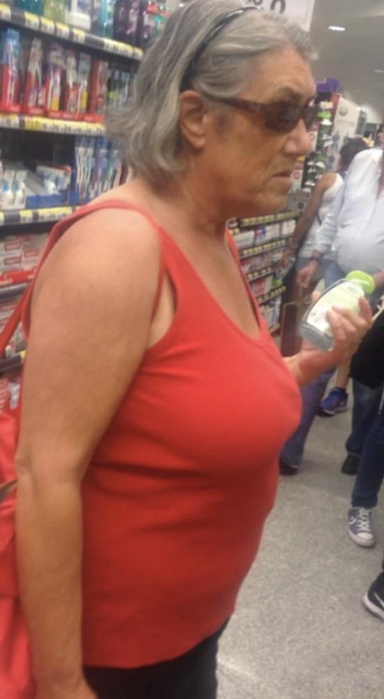 9P Supermarket Granny 6