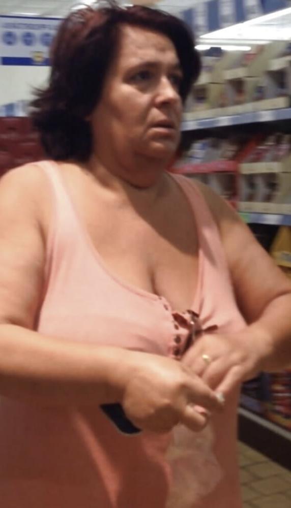 6P Supermarket Granny 4