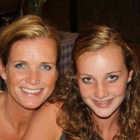25P Dutch mom &amp; daughter 01