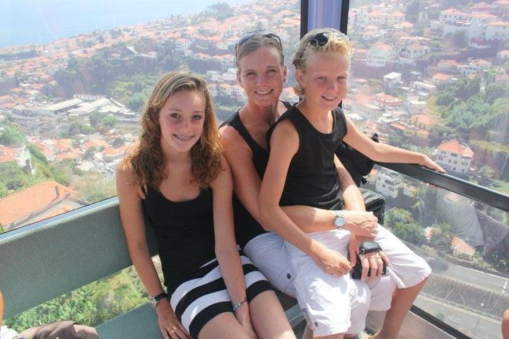 25P Dutch mom &amp; daughter 01
