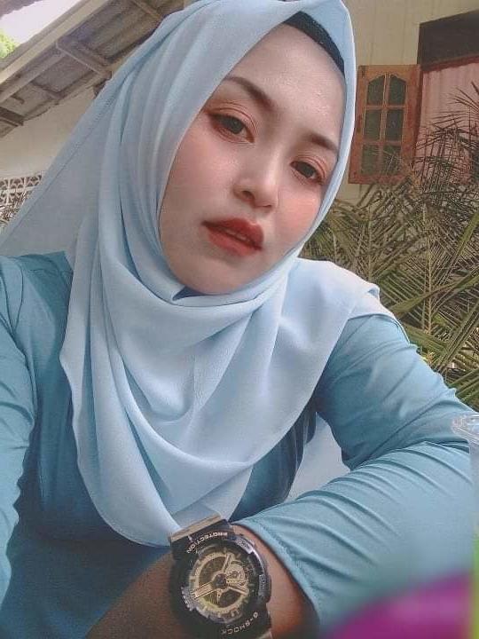 11P Gadis melayu tetek besar