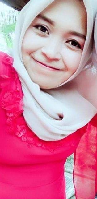 11P Gadis melayu tetek besar