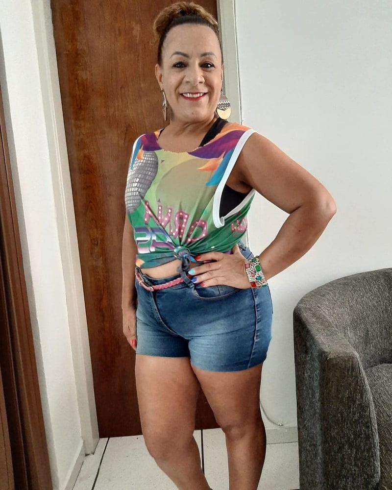 14P Amateur granny