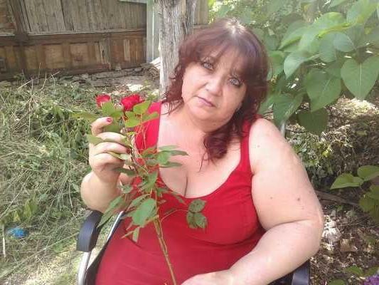 25P Mature Granny in mini dresses