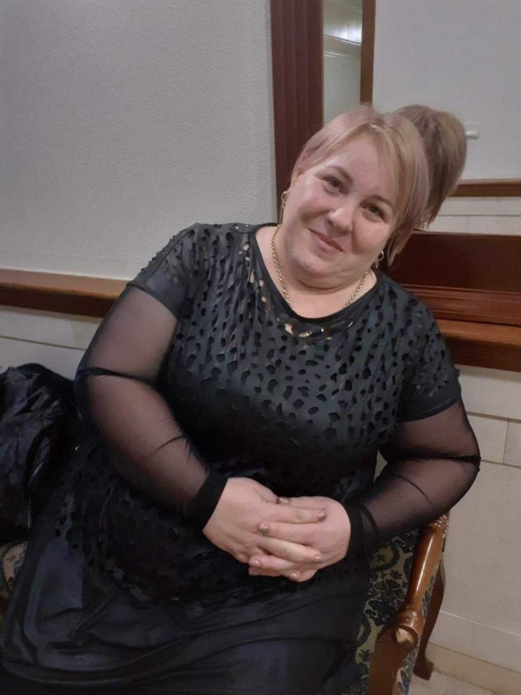 25P Mature Granny in mini dresses