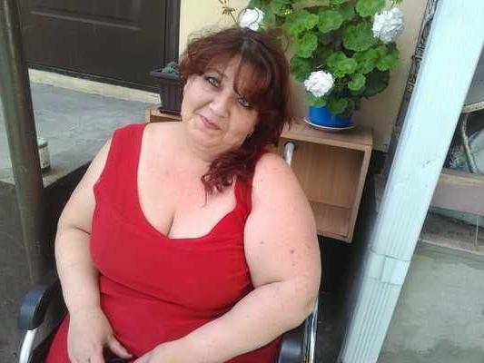 25P Mature Granny in mini dresses