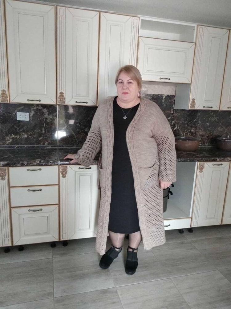 25P Mature Granny in mini dresses