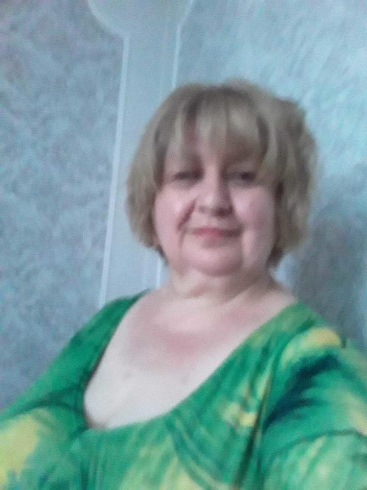 25P Mature Granny in mini dresses