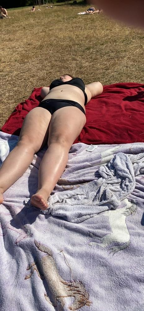 7P Chubby Wife in Bikini