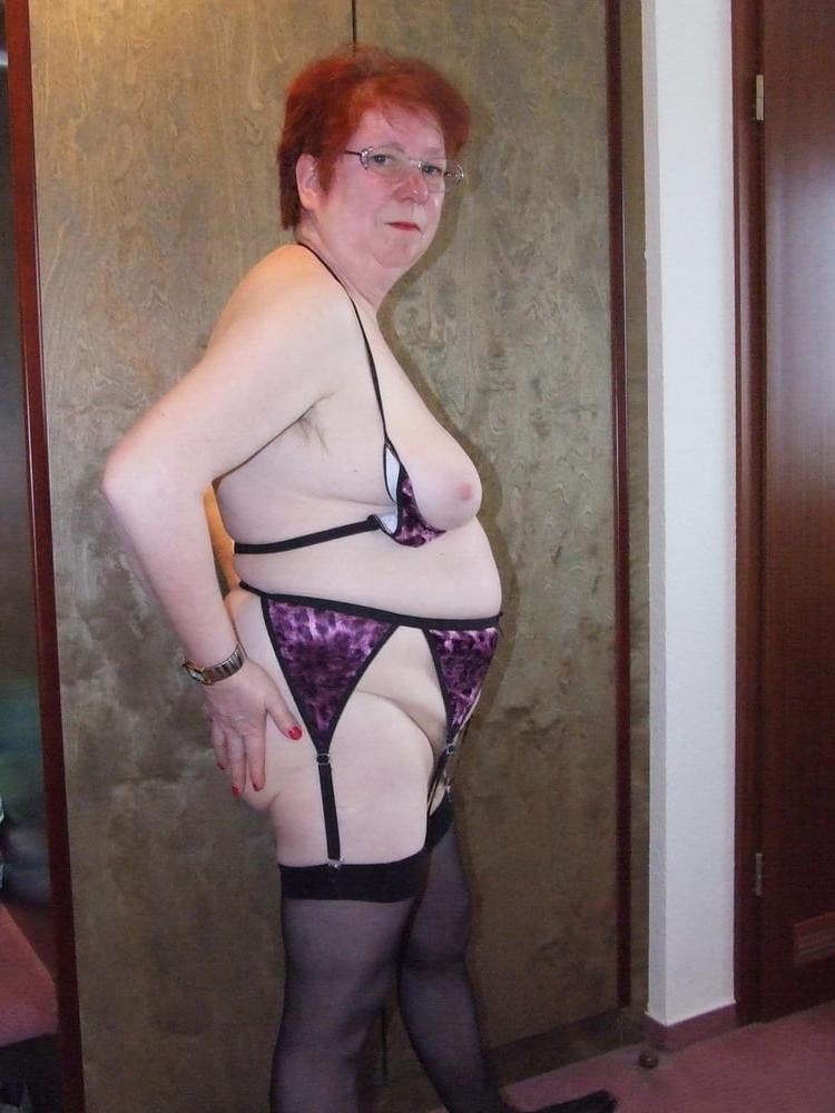 15P Granny whores hairy pussy