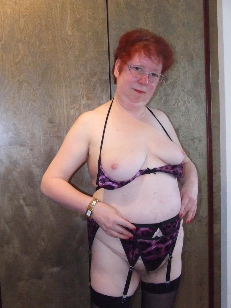 15P Granny whores hairy pussy